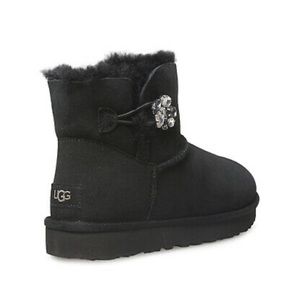 NWT UGG W Mini Bailey Button Gem in Black